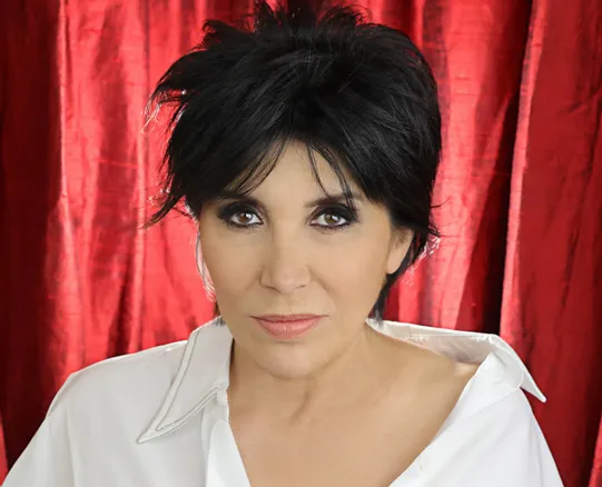 Liane Foly