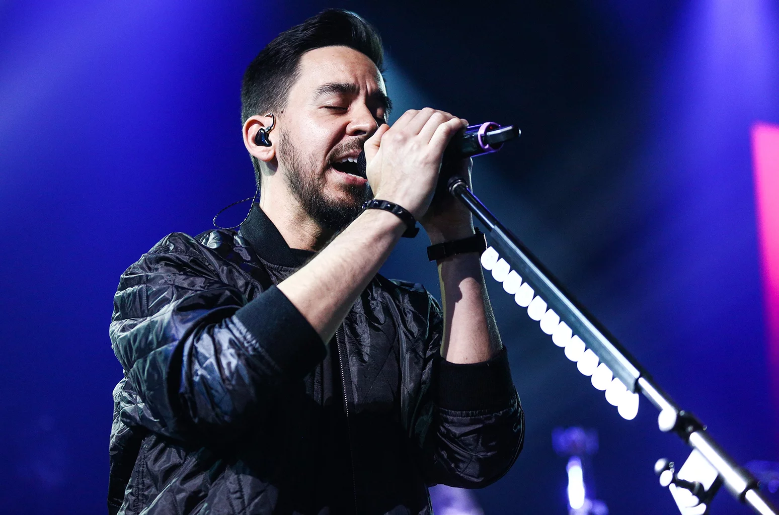 Mike Shinoda performance